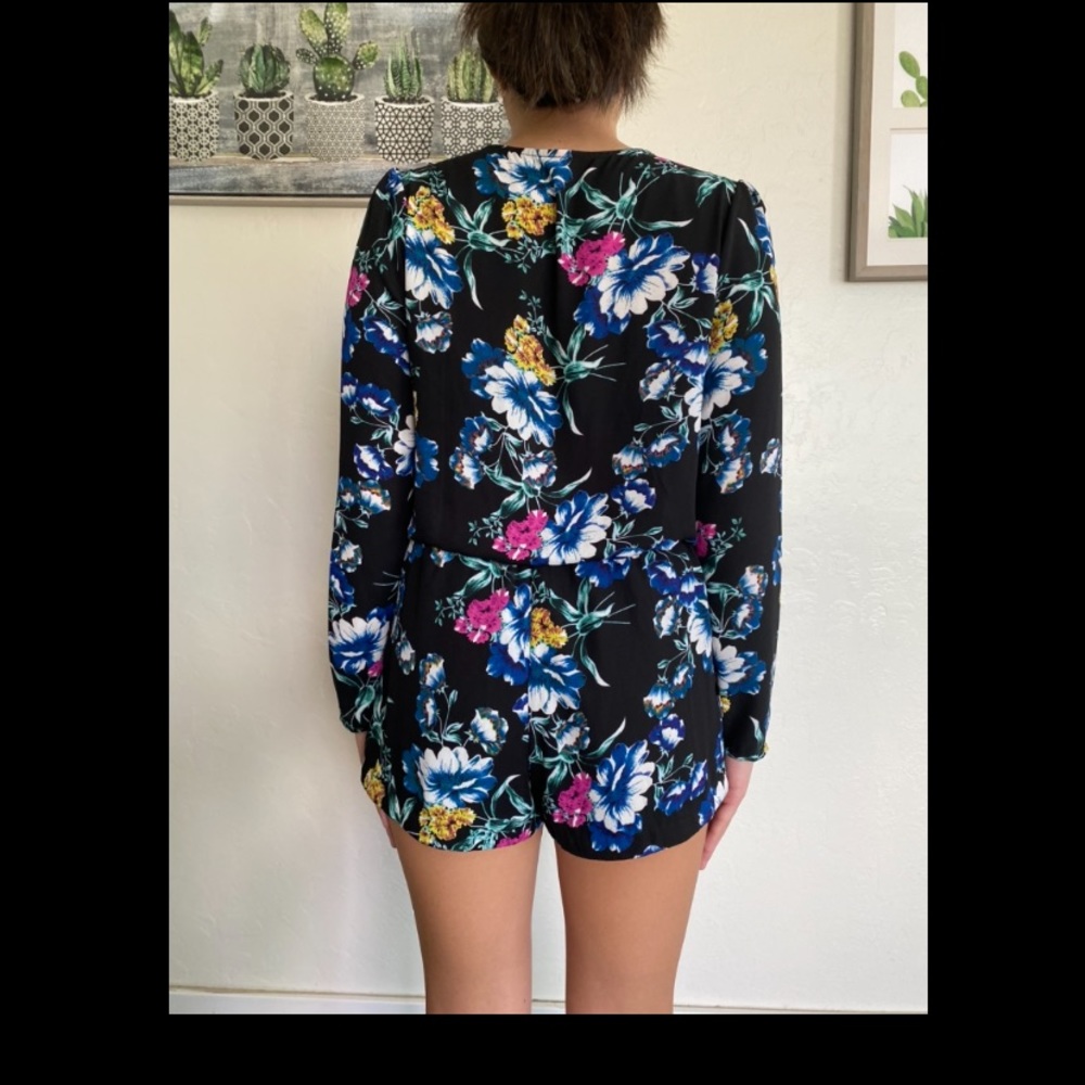 Eight sixty floral long sleeve romper